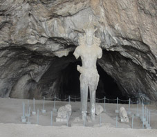 iran_fars_kazeroun_shapour_cave